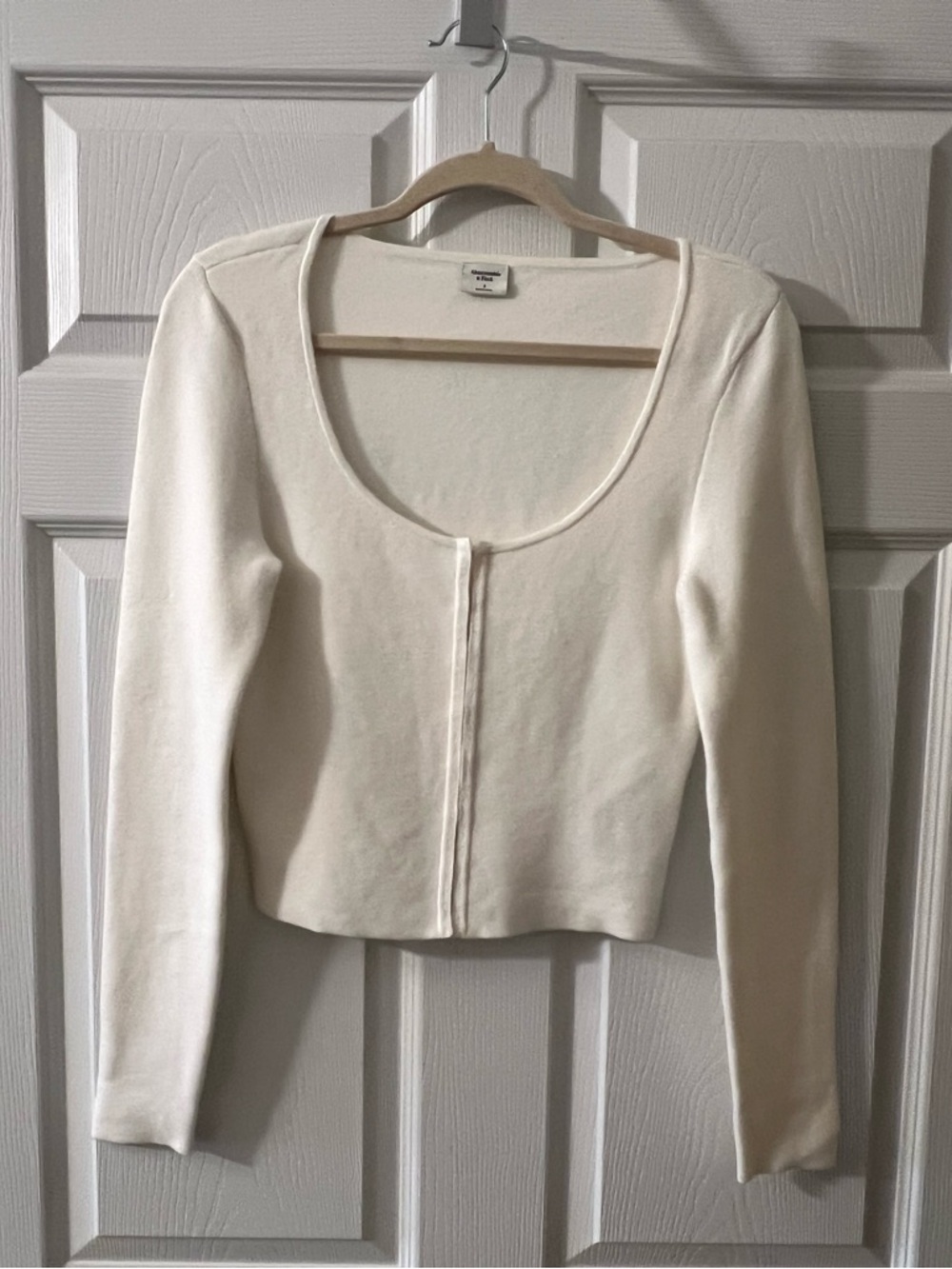 Abercrombie Front-Hook Knit Cardigan Sweater - Picture 3 of 8
